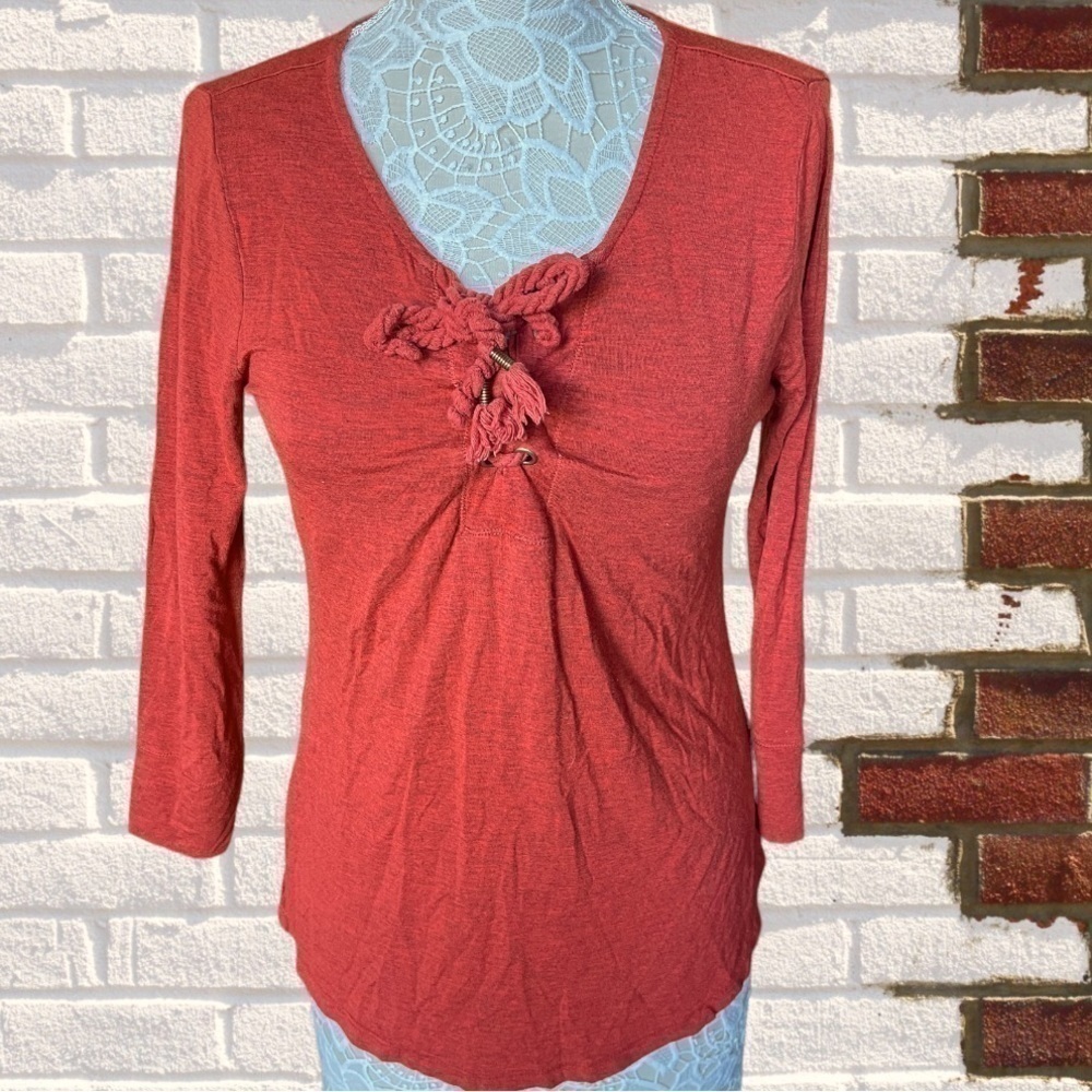 𝅺democracy Medium warm‎ reddish orange shirt long sleeve